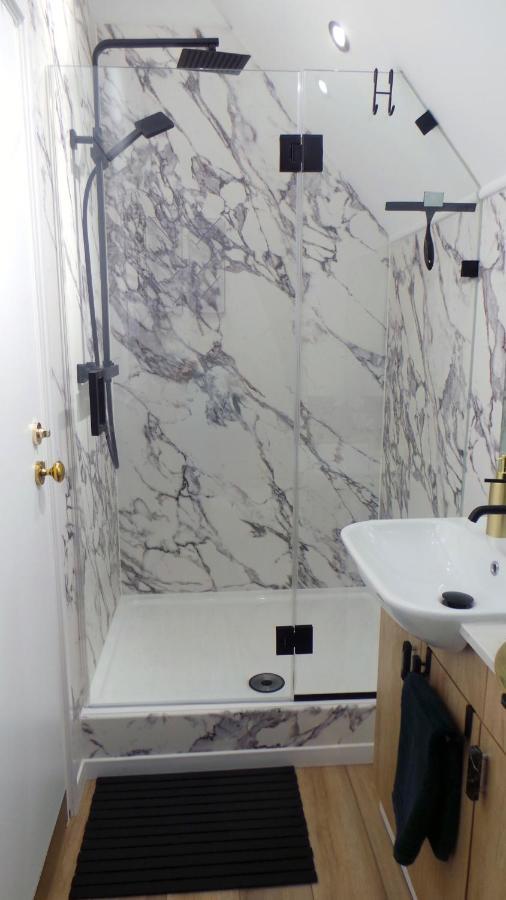 Luxury 1 Bedroom Duplex With Free Parking 普里茅斯 外观 照片